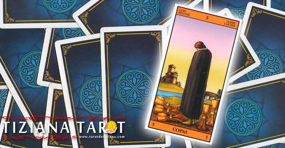 El cinco de copas en el tarot